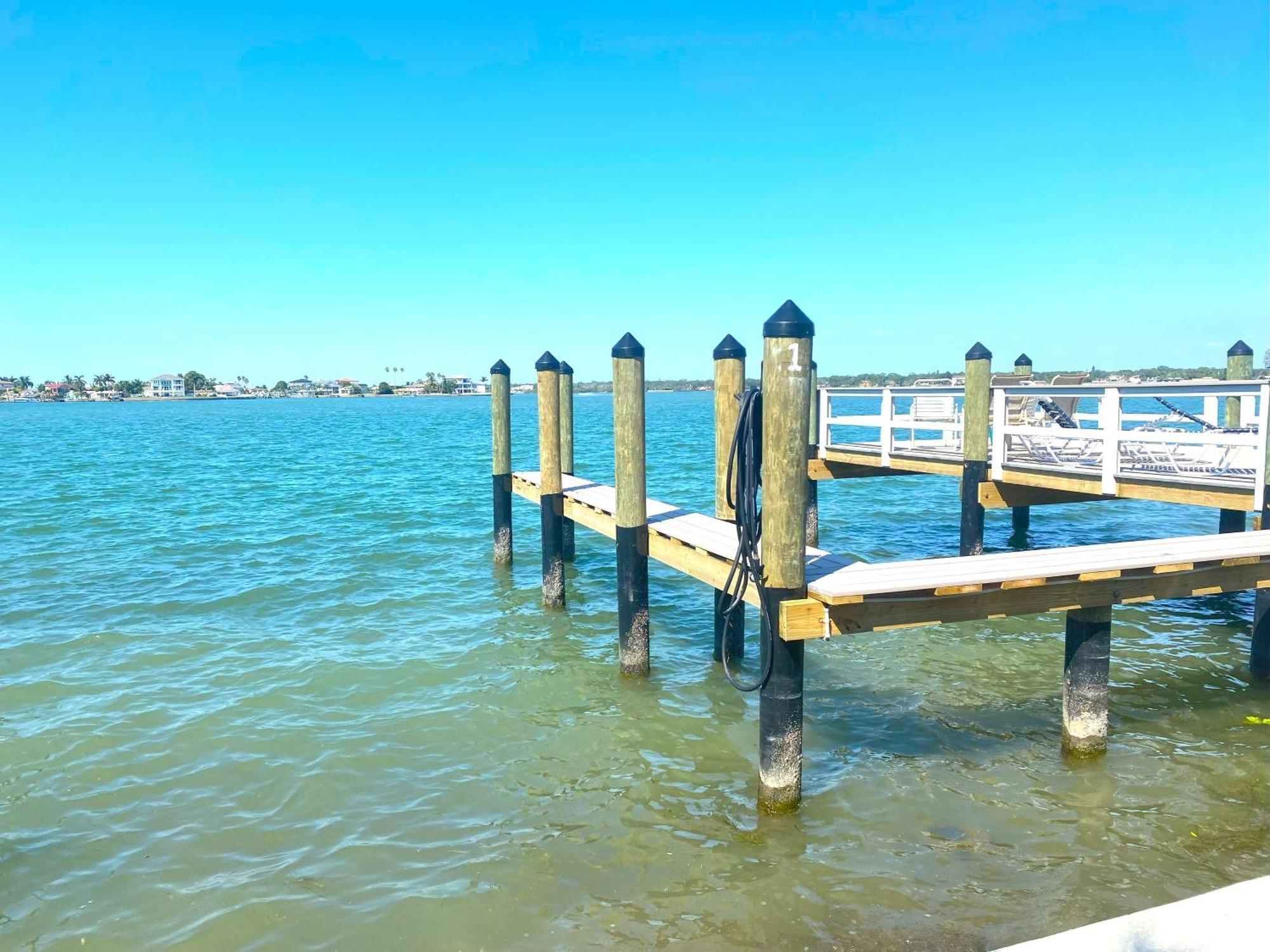 107-Waterfront-Walk To Beach-Lovely St. Pete Beach Buitenkant foto